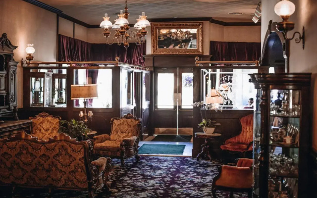 The General Palmer Hotel