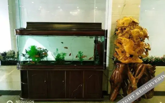 Rujia Huayi Select Hotel (Dali Yangbi County Cangshan West Road)