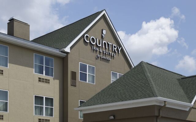 Country Inn & Suites by Radisson, Washington, D.C. East - Capitol Heights, MD