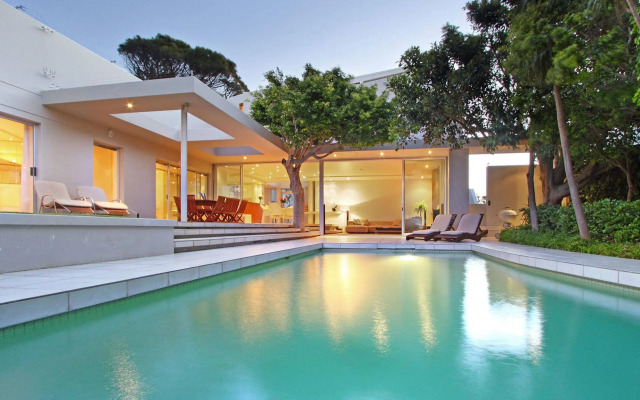 Lion's View Villa & Apartment