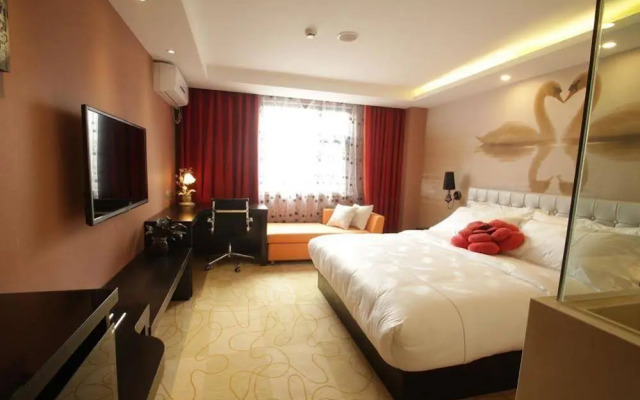 Red Hotel - Beijing