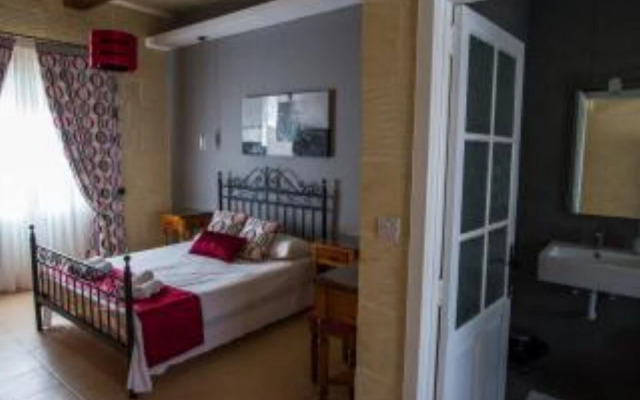 Twilight Gozitan Farmhouse With Pool