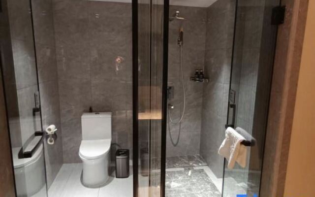 Yahou Light Luxury Hotel