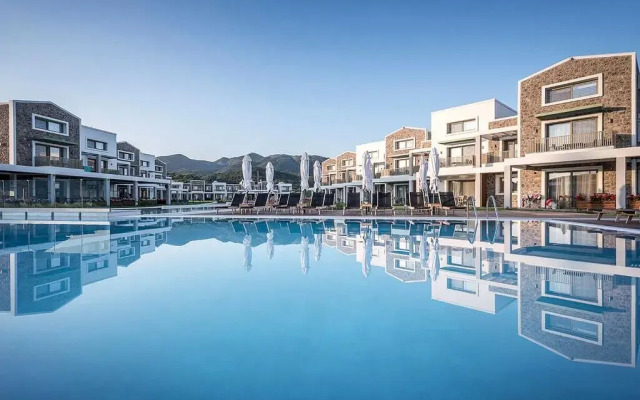 Thalassa Suites