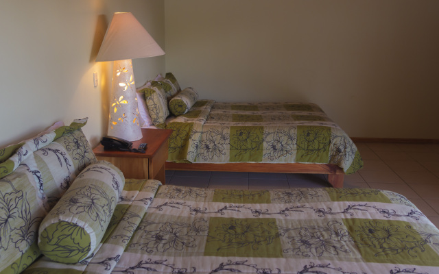 Ficus Sunset Suites