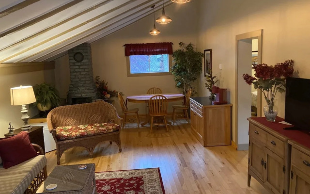 Dominion Hill Country Inn