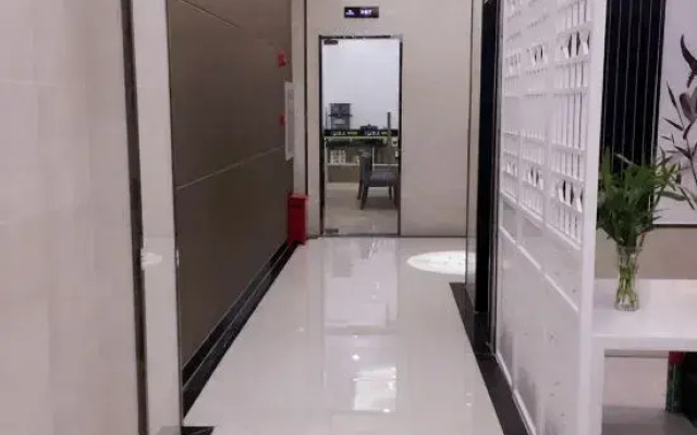 Qingmu Hotel (Nanjing Pukou Tianruncheng Subway Station)