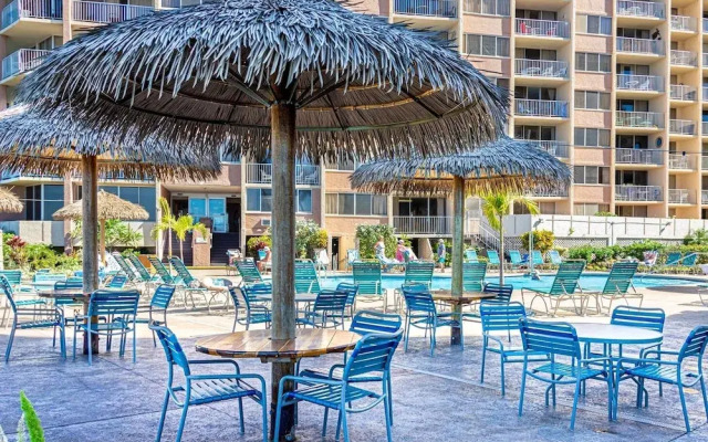Royal Kahana 702 Studio Bedroom Condo by RedAwning