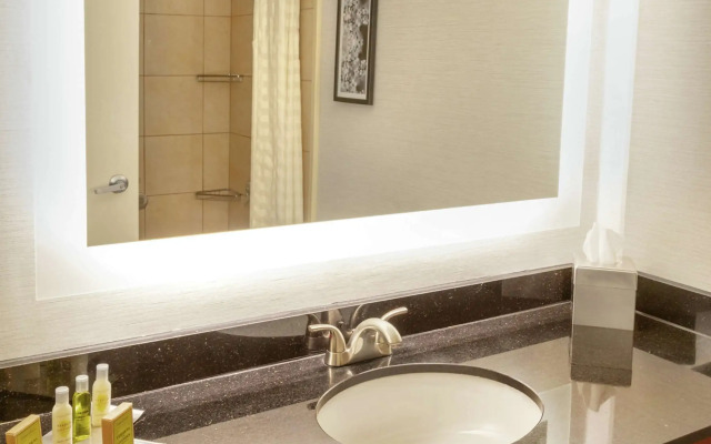 DoubleTree by Hilton Hotel Charlottesville