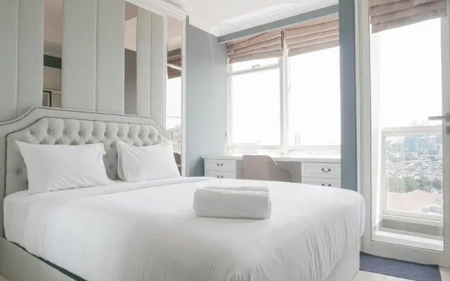 Comfy and Wonderful Studio Menteng Park Apartment