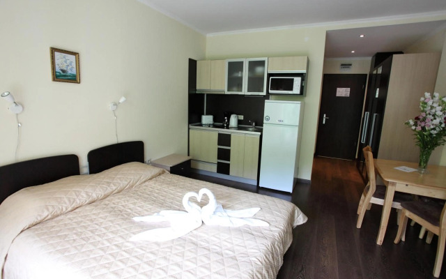 Apart-Hotel "Bendita-Mare"