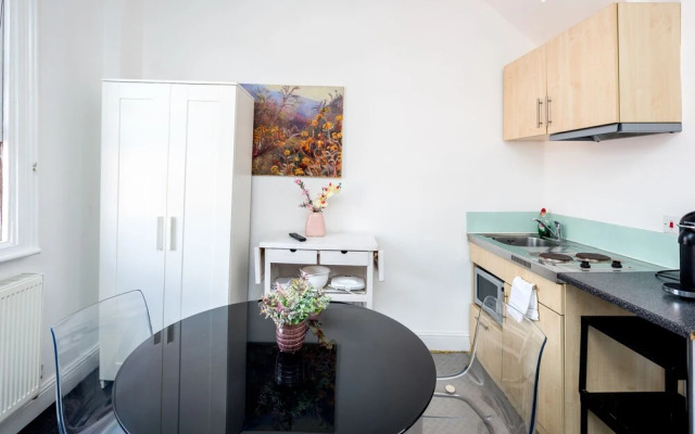 Altido Exceptional 1 Bed Flat In Chelsea