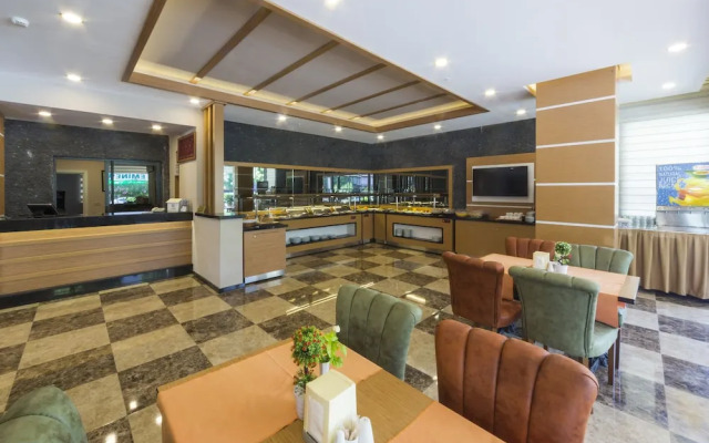Volkan Hotel