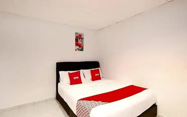 Azimaju Guesthouse by OYO Rooms