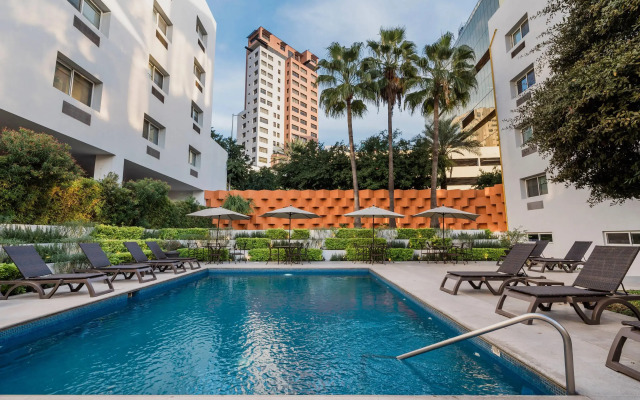 Comfort Inn Monterrey Valle