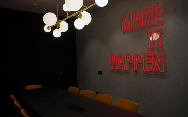 Отель Radisson RED Belgrade