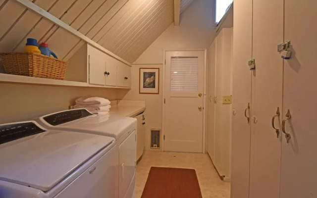 Woodland Chalet 2 mi From Beach Access!