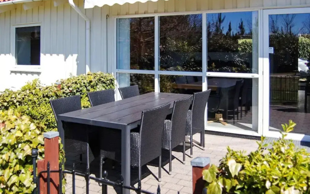 8 Person Holiday Home in Oksbol
