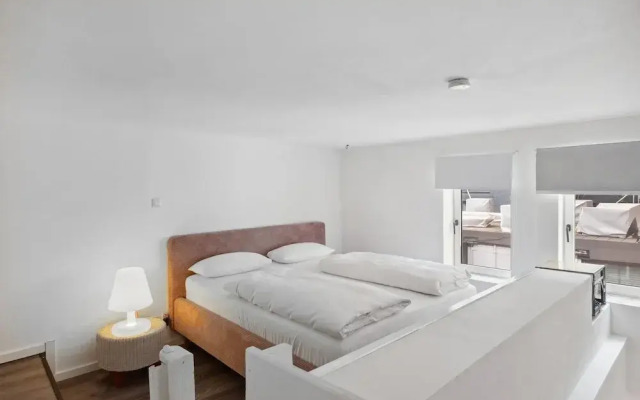 The Room 44