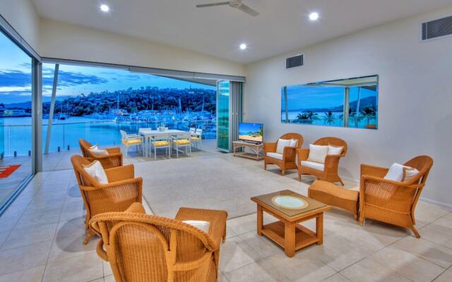 Pavillions Penthouse 25 Hamilton Island