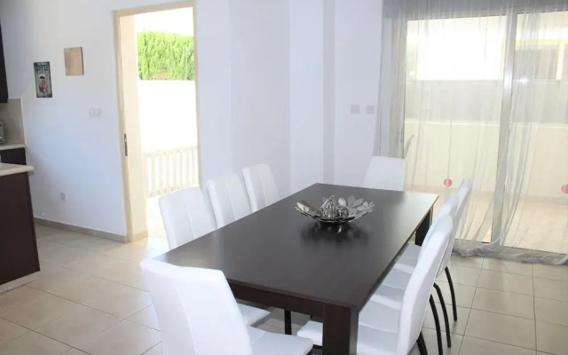 Avrora Villa PV