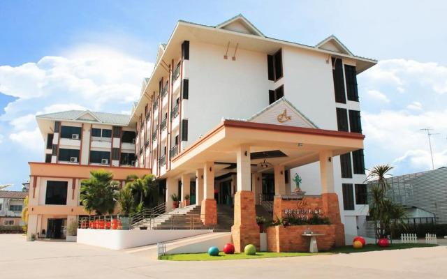 Ayara Grand Palace Hotel
