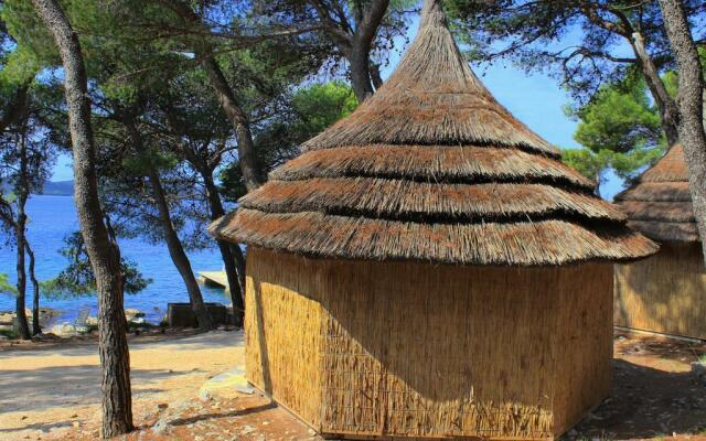 Pine Beach Pakostane - All Inclusive light