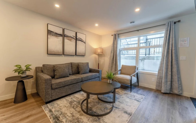 Skyridge 401 by Canmore Premier