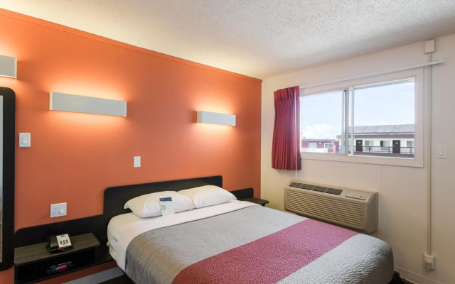 Motel 6 Cranbrook, BC