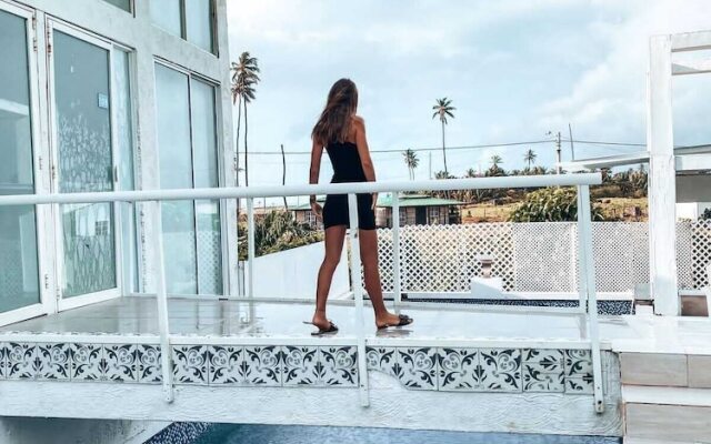 Aw Hotel Holidays Palace