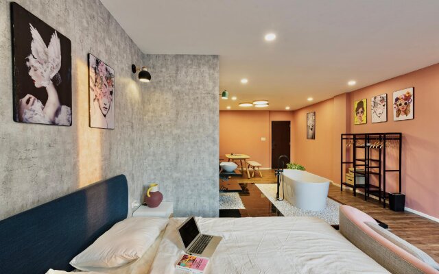 Minimalist & Modern Apartment III