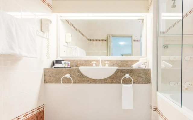 Mercure Charlestown