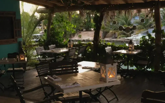 Ocean Breeze Bonaire Apartments