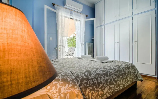 Elegant and renovated flat in Dafni