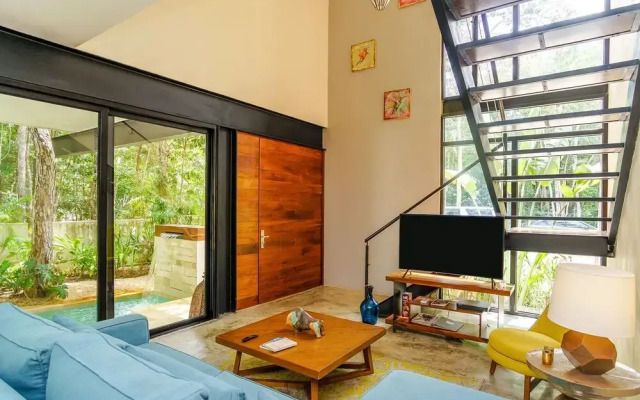 Magazine-worthy Villa Ponderosa with Private Pool & Gated Area