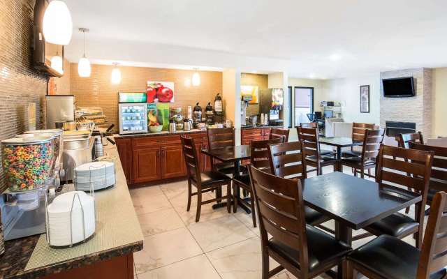 Quality Inn Monee I-57