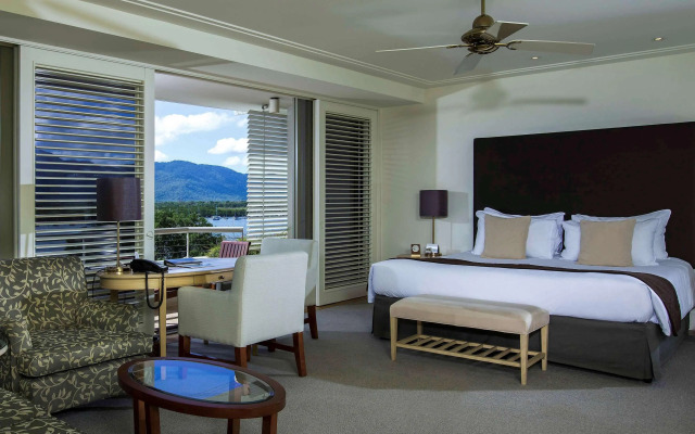 Pullman Reef Hotel Casino