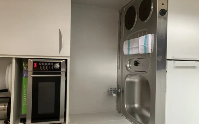Victorian House 2 Bed 2 Bath Next to Barbican Tube