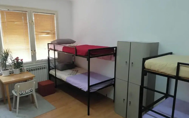 FG 1861 Hostel