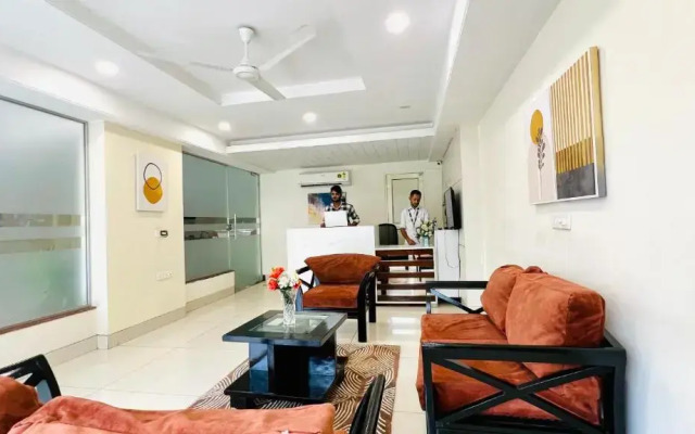 Olive @ Golf Course Road