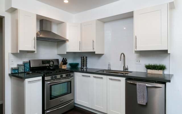 Agoura Hills  W/landscaped Yard 3 Bedroom Home