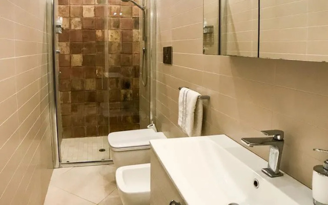 Calarossa beachfront apartment