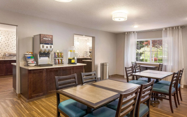 Comfort Inn & Suites Tualatin - Lake Oswego South