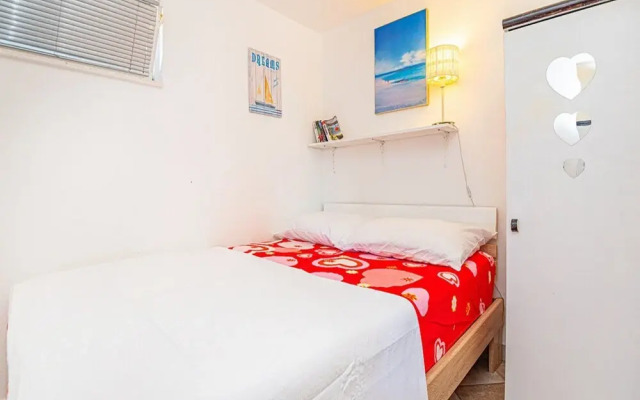 Holiday Home Happy Holiday