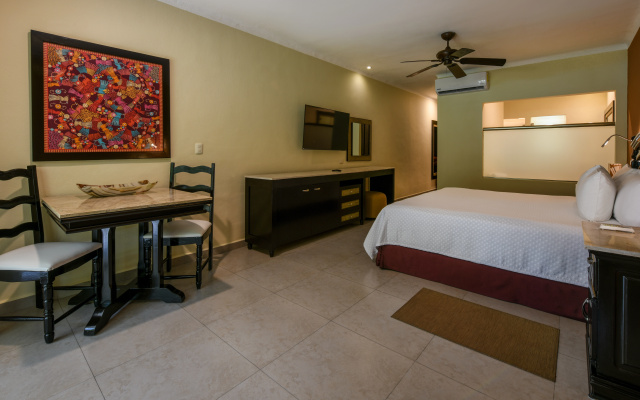 El Dorado Royale, Catamarán, Cenote & More Inclusive Aparthotel