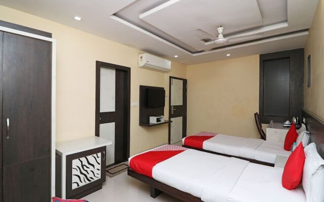 OYO 4906 Hotel Lotus