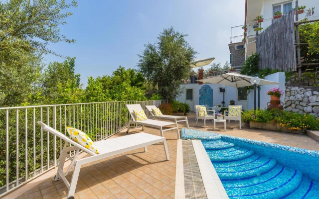 Villa Sorrento Flats