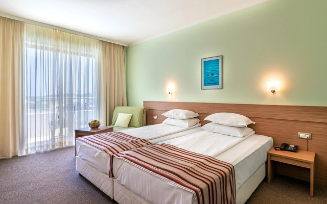 Jeravi Hotel