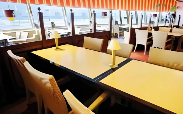 Beach Hotel Zandvoort BY Center Parcs