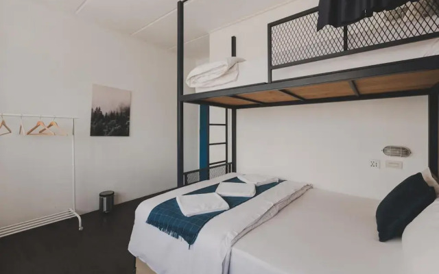 White Wall Poshtel - Hostel